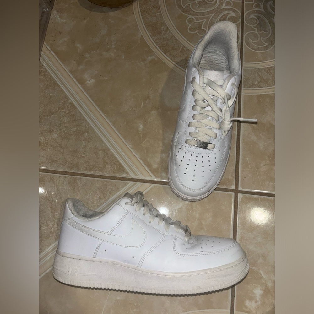 Nike air forces 9.5